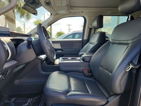 Used 2025 Ford Expedition Max Active AWD/4WD image 16