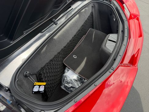 Used 2024 Chevrolet Corvette Stingray Premium Conv w/ Z51 Performance Package RWD image 34