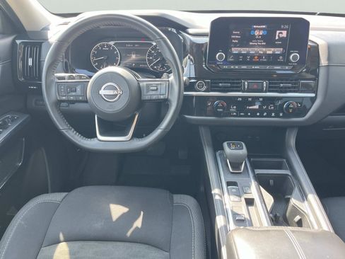 Used 2023 Nissan Pathfinder SV FWD image 10