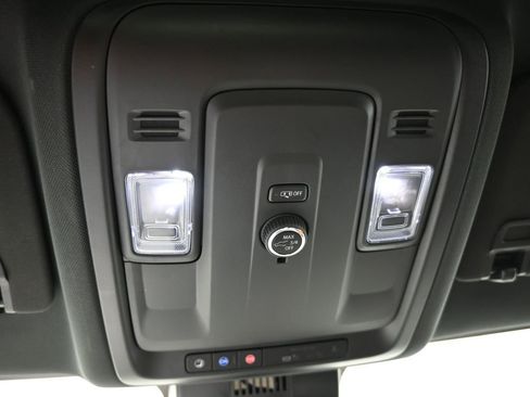 Used 2025 Chevrolet Tahoe Z71 AWD/4WD image 29
