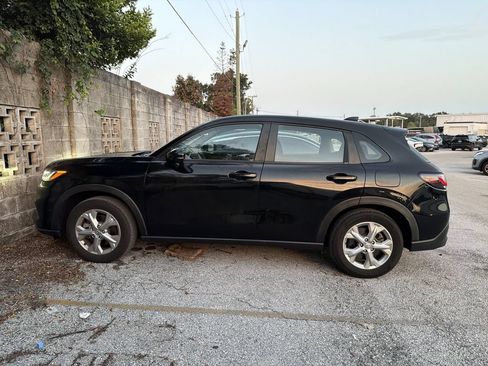 Used 2025 Honda HR-V LX image 2
