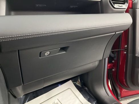 Used 2025 Honda Pilot Touring image 37