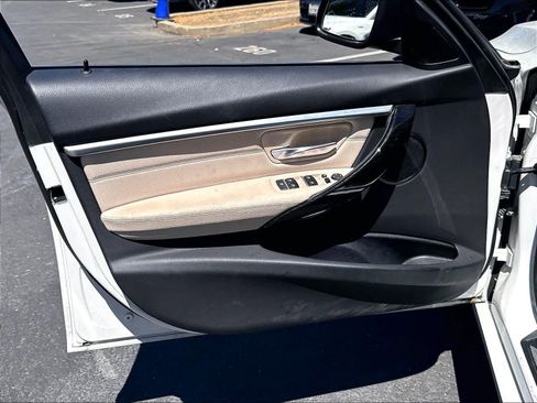 Used 2018 BMW 330i Sedan w/ Convenience Package RWD image 20