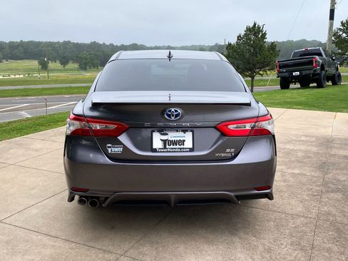 Used 2020 Toyota Camry SE FWD image 5