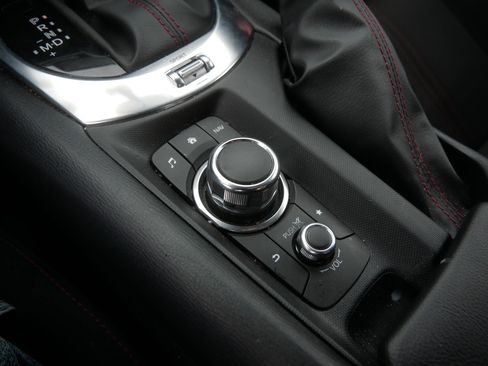 Used 2016 MAZDA MX-5 Miata Club RWD image 24