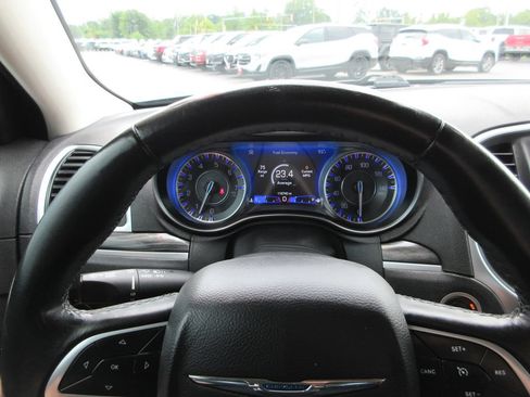 Used 2020 Chrysler 300 Touring w/ Sport Appearance Package RWD image 23