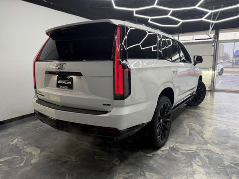 Used 2025 Cadillac Escalade Sport Platinum w/ LPO, ONYX Package image 3