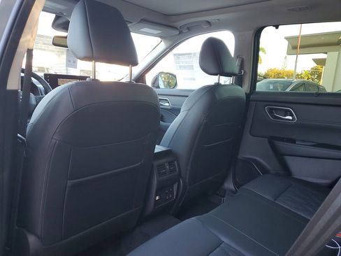 New 2026 Nissan Rogue Platinum image 12