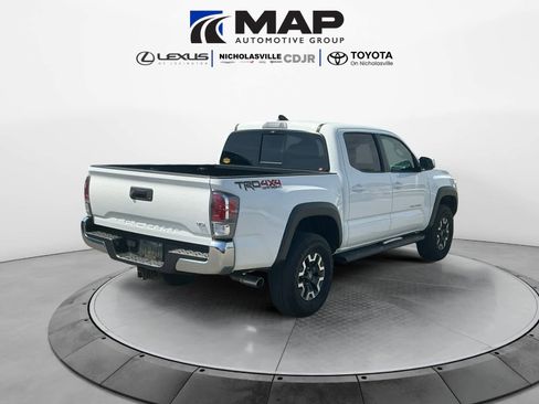 Used 2023 Toyota Tacoma TRD Off-Road AWD/4WD image 5