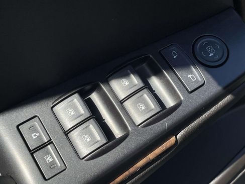 Used 2018 Chevrolet Tahoe LS w/ All-Season Package image 18