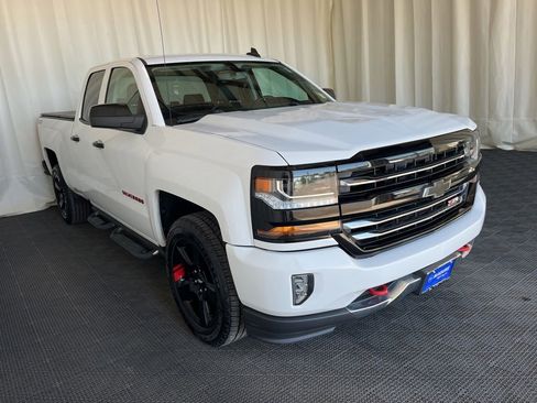 Used 2017 Chevrolet Silverado 1500 LT w/ Redline Edition AWD/4WD image 26