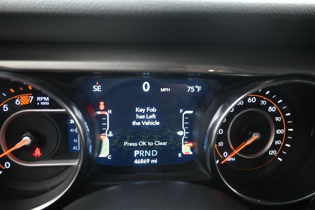 Used 2019 Jeep Wrangler Unlimited Sahara AWD/4WD image 10