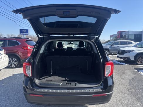 Used 2022 Ford Explorer XLT image 5