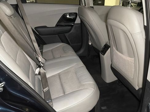 Used 2019 Kia Niro EX FWD image 13