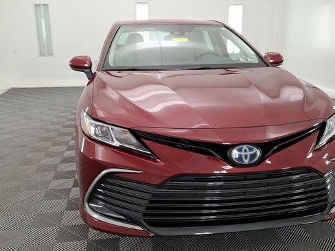 Certified 2022 Toyota Camry LE image 7