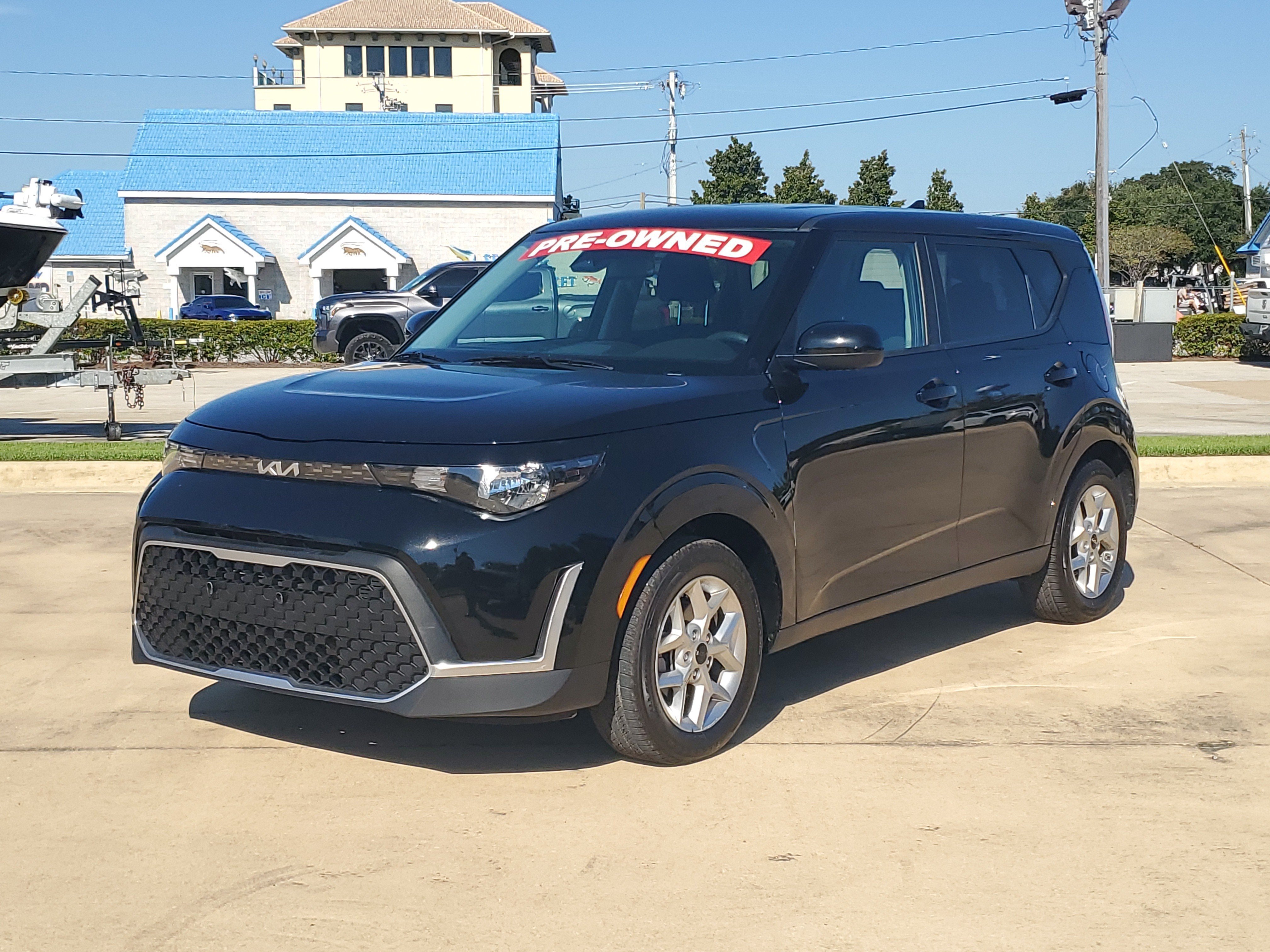 Used 2024 Kia Soul LX w/ Option Group 015 FWD image 1