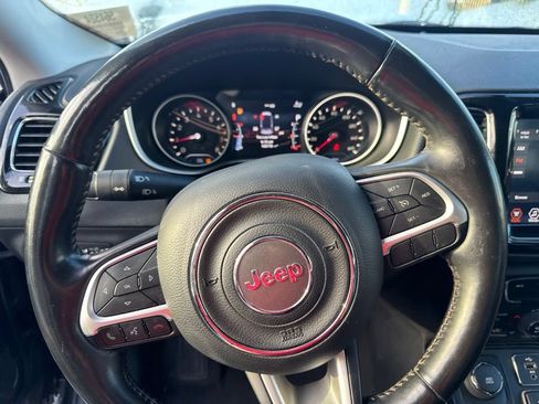 Used 2018 Jeep Compass Limited AWD/4WD image 6