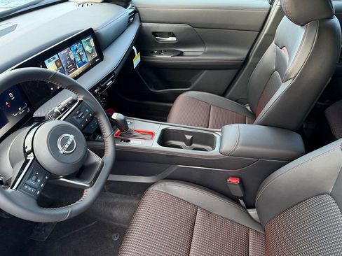 New 2026 Nissan Kicks SR image 13