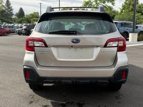 Used 2019 Subaru Outback 2.5i AWD/4WD image 3