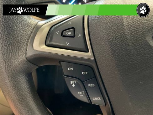 Used 2016 Ford Fusion SE FWD image 12
