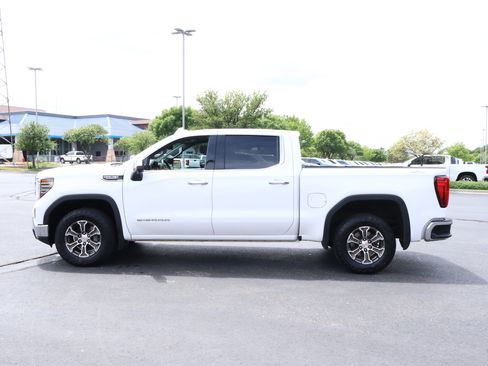 Used 2025 GMC Sierra 1500 SLT AWD/4WD image 32