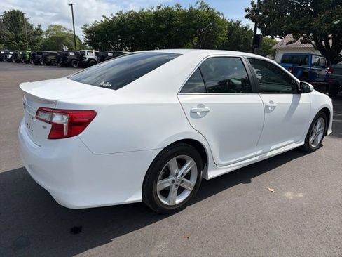 Used 2014 Toyota Camry SE FWD image 3