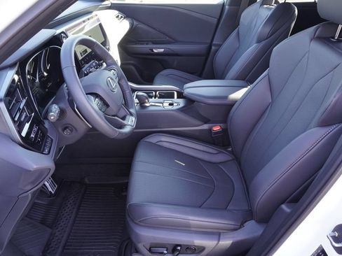 Used 2026 Lexus TX 500h AWD w/ Technology Package image 19
