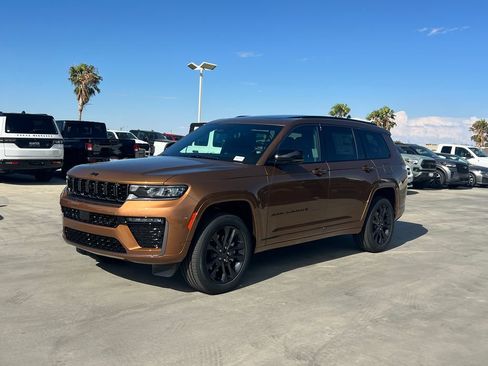 New 2026 Jeep Grand Cherokee L Limited AWD/4WD image 2