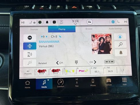 Used 2023 Jeep Grand Cherokee L Limited w/ Luxury Tech Group II image 29