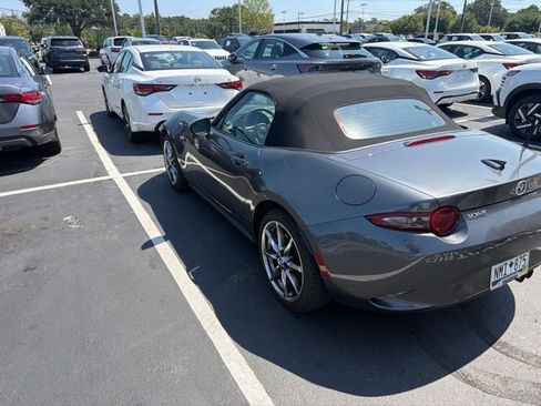 Used 2021 MAZDA MX-5 Miata Grand Touring RWD image 9