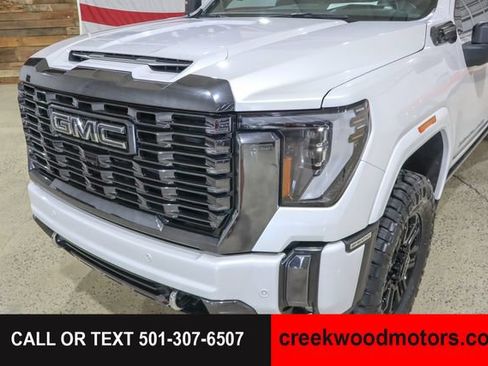 Used 2024 GMC Sierra 2500 Denali Ultimate AWD/4WD image 9
