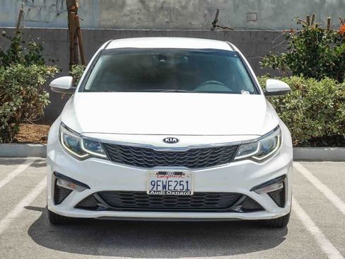 Used 2020 Kia Optima LX FWD image 2