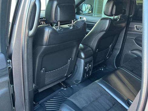 Used 2019 Jeep Grand Cherokee Altitude AWD/4WD image 13