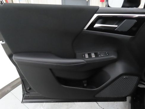 New 2026 Mitsubishi Outlander ES FWD image 10