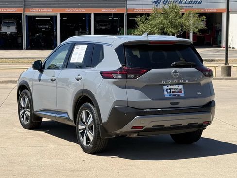 Used 2023 Nissan Rogue SL w/ SL Premium Package FWD image 5