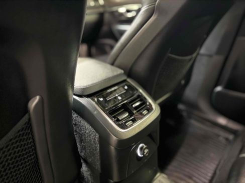 Used 2020 Volvo XC90 T8 Momentum w/ Protection Package Premier AWD/4WD image 28