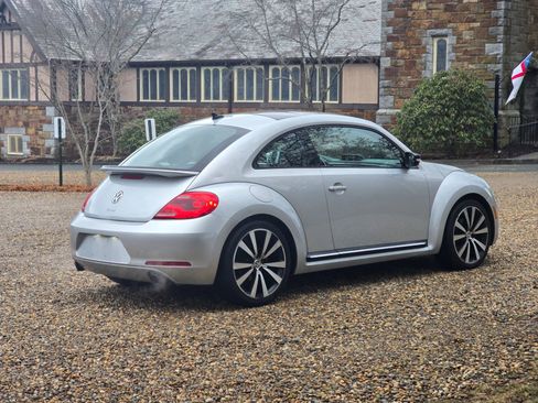 Used 2012 Volkswagen Beetle Turbo FWD image 4