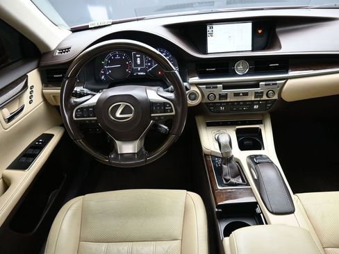 Used 2017 Lexus ES 350 w/ Luxury Package FWD image 21