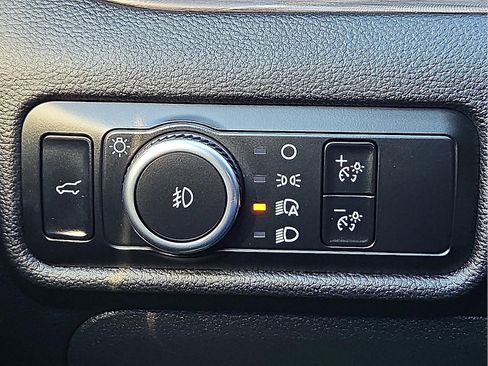 Used 2023 Ford Explorer Limited image 20