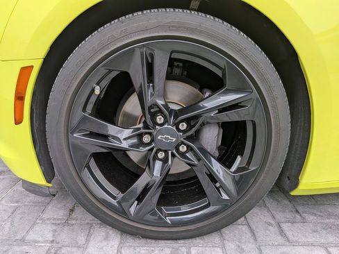 Used 2020 Chevrolet Camaro LT RWD image 10