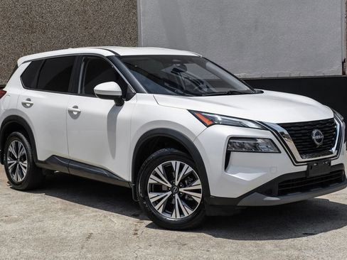 Used 2023 Nissan Rogue SV FWD image 5