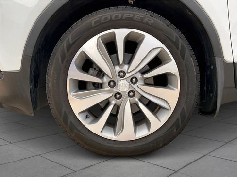 Used 2020 Buick Encore Preferred image 11