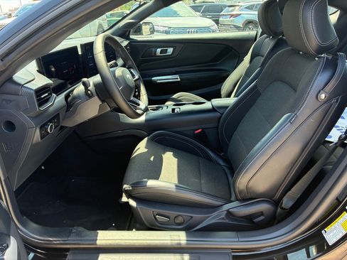 Used 2024 Ford Mustang Coupe RWD image 17