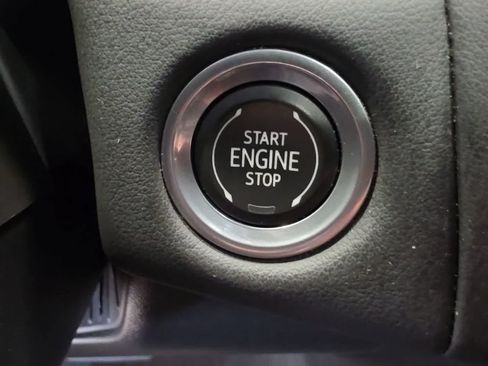 Used 2023 Chevrolet Tahoe Premier AWD/4WD image 28