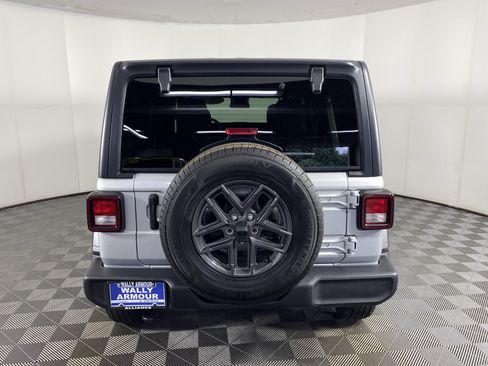 Used 2024 Jeep Wrangler Unlimited Sport AWD/4WD image 8