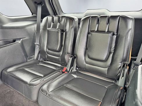 Used 2018 Ford Explorer XLT w/ Equipment Group 202A image 22