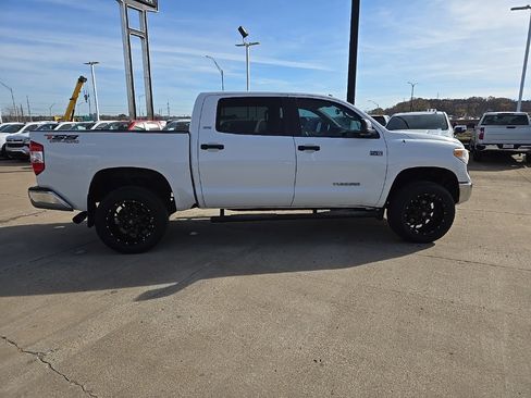 Used 2016 Toyota Tundra SR5 image 6
