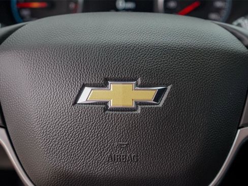 Used 2023 Chevrolet Traverse LT w/ Rear Camera Mirror Package AWD/4WD image 18