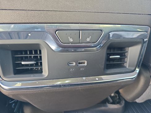 Used 2024 GMC Sierra 1500 Denali AWD/4WD image 15