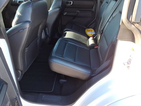 Used 2025 Ford Bronco Outer Banks image 6